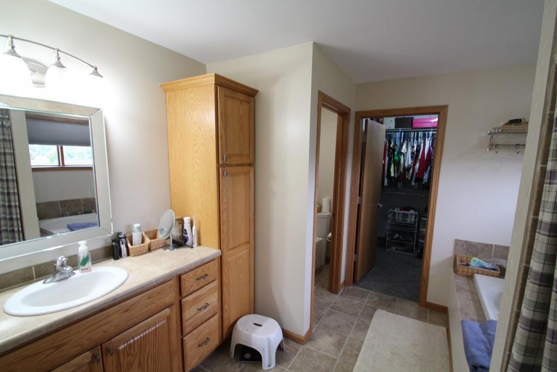 1823 Oriole Trail, Brookings, SD 57006