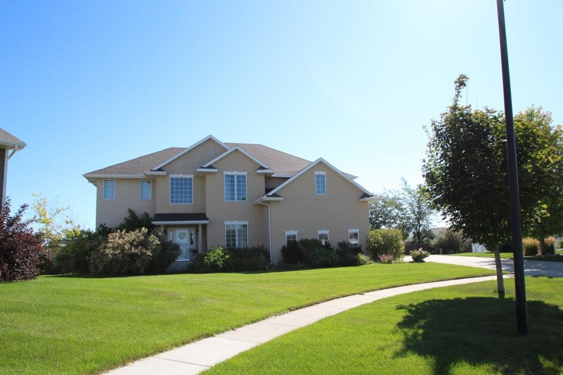 1823 Oriole Trail, Brookings, SD 57006