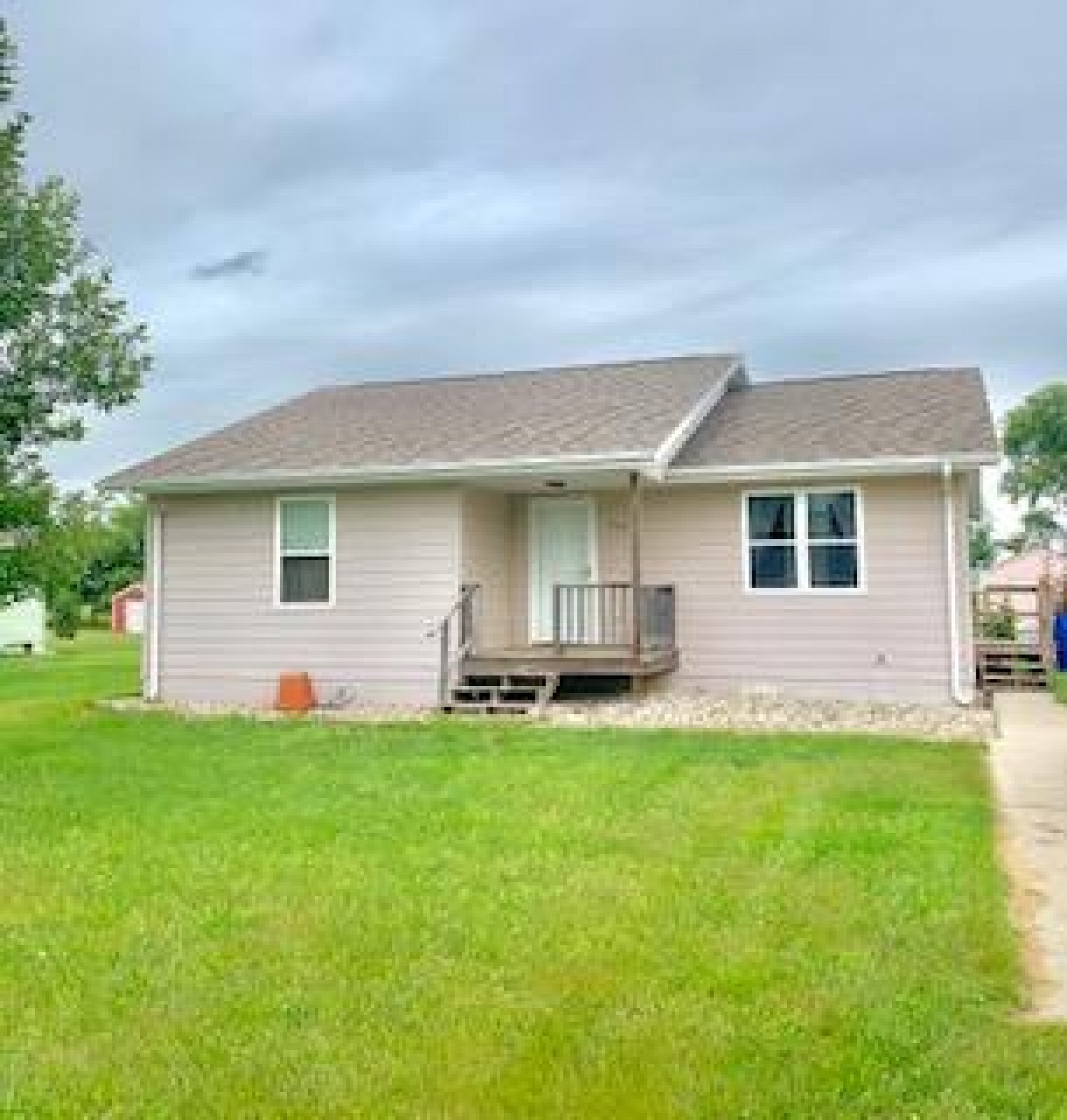 303 Twin Oaks Lane, Brookings, SD 57006