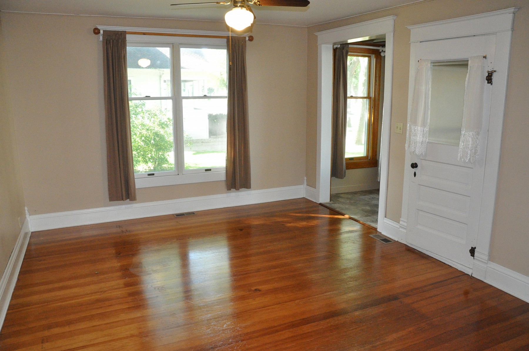 106 Spring Avenue N, Lake Preston, SD 57249