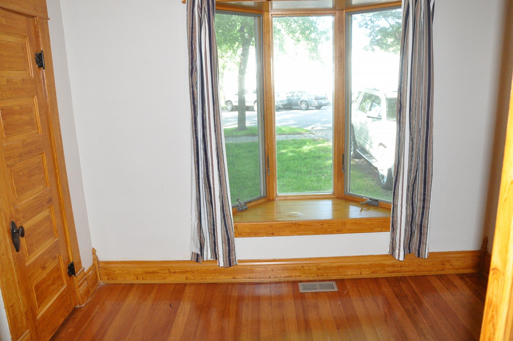 106 Spring Avenue N, Lake Preston, SD 57249