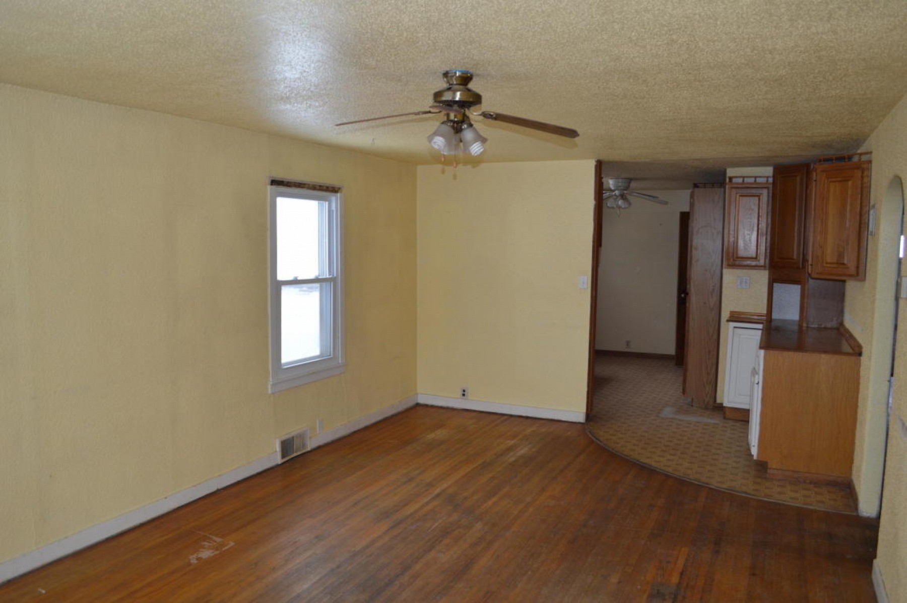 309 WEST Avenue N, Madison, SD 57042