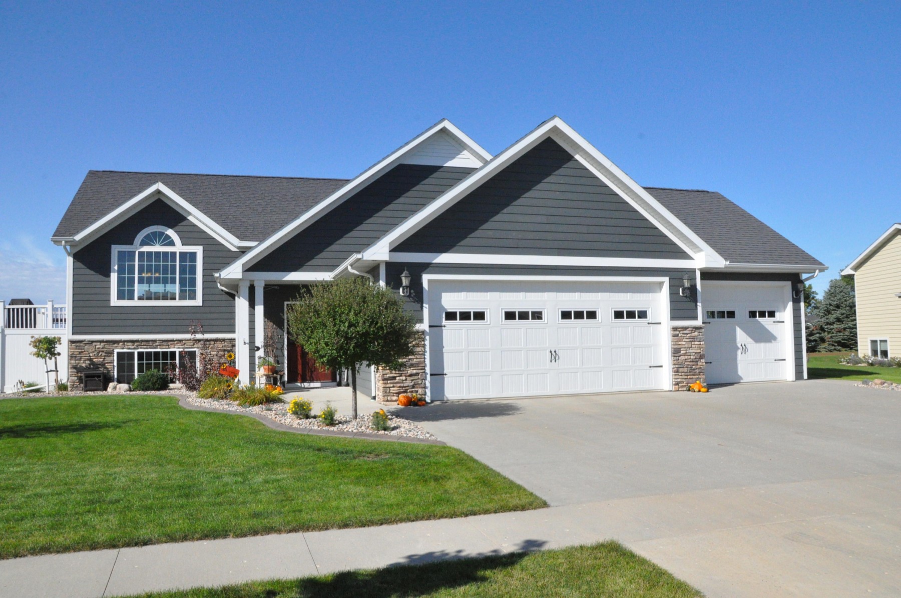 2230 Primrose Drive, Brookings, SD 57006