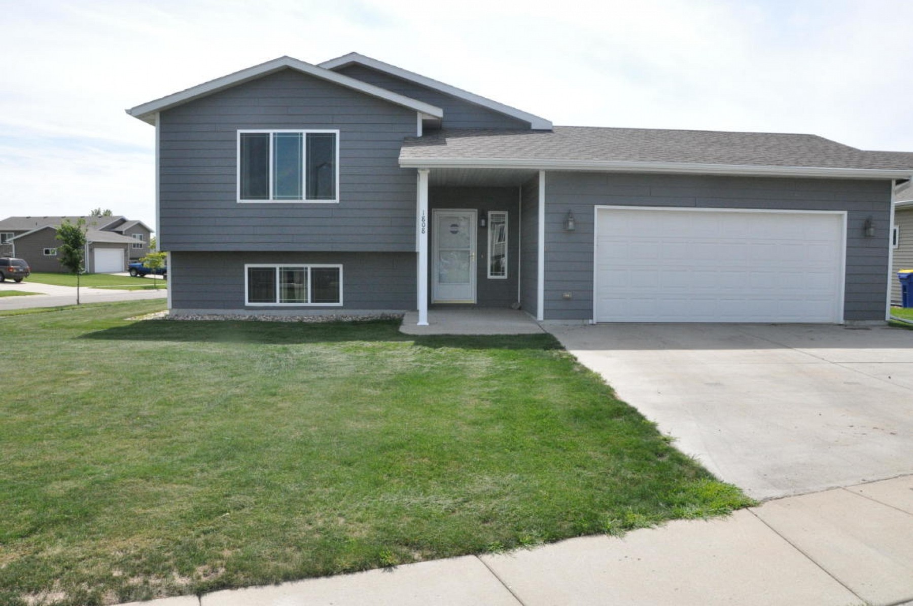 1808 TORREY PINES Drive, Brookings, SD 57006