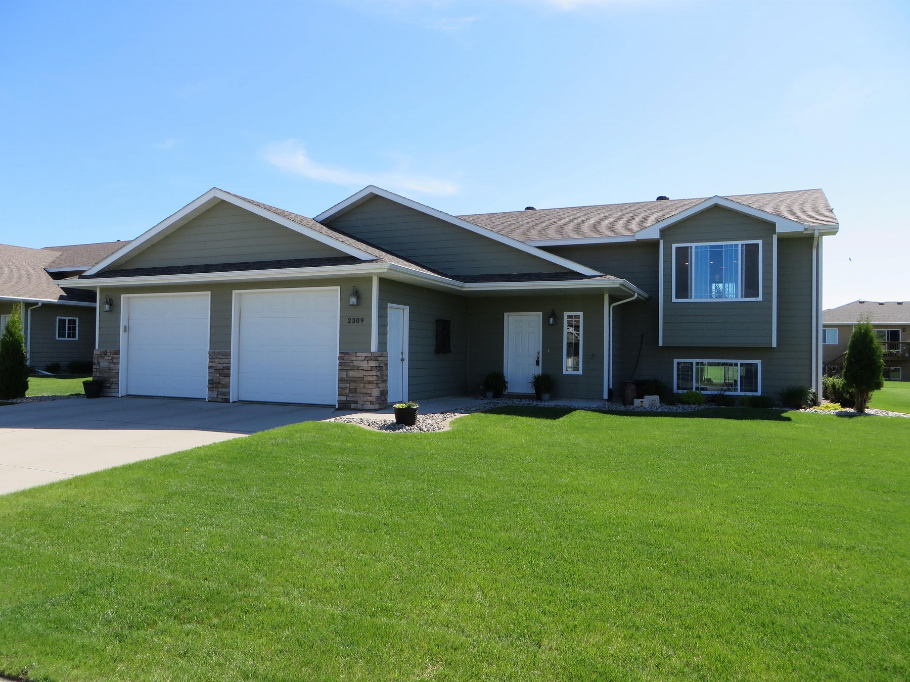 2309 16th Avenue S, Brookings, SD 57006
