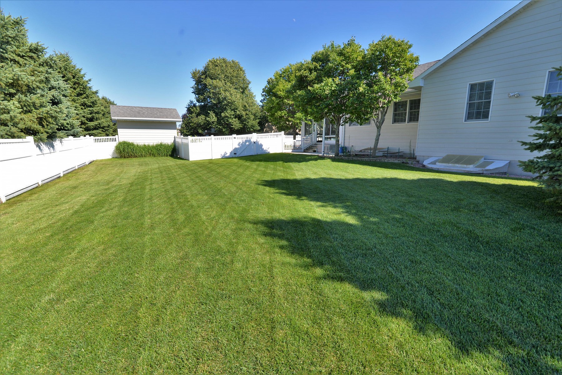 1723 Cypress Point Drive, Brookings, SD 57006