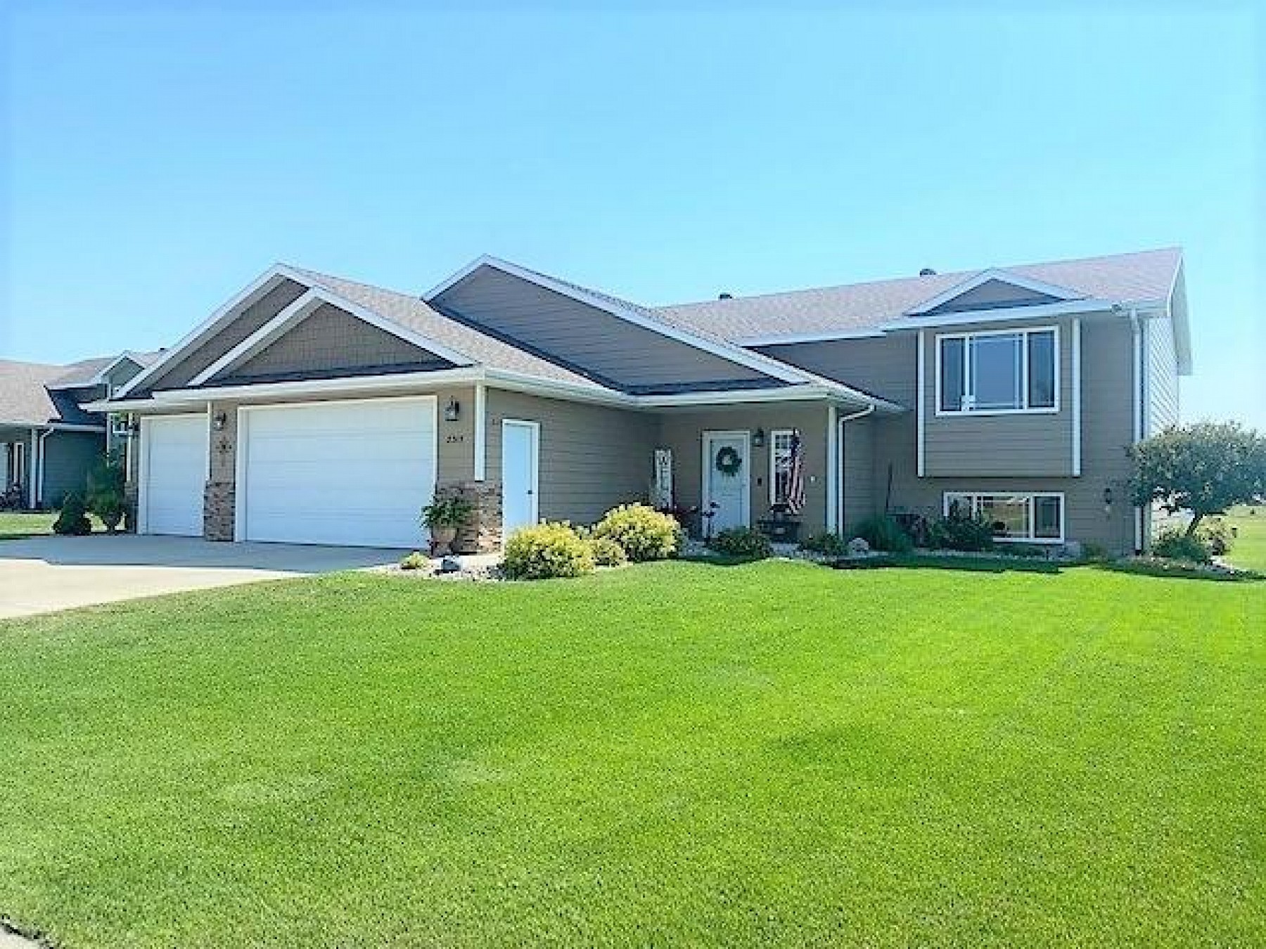 2315 16th Avenue S, Brookings, SD 57006