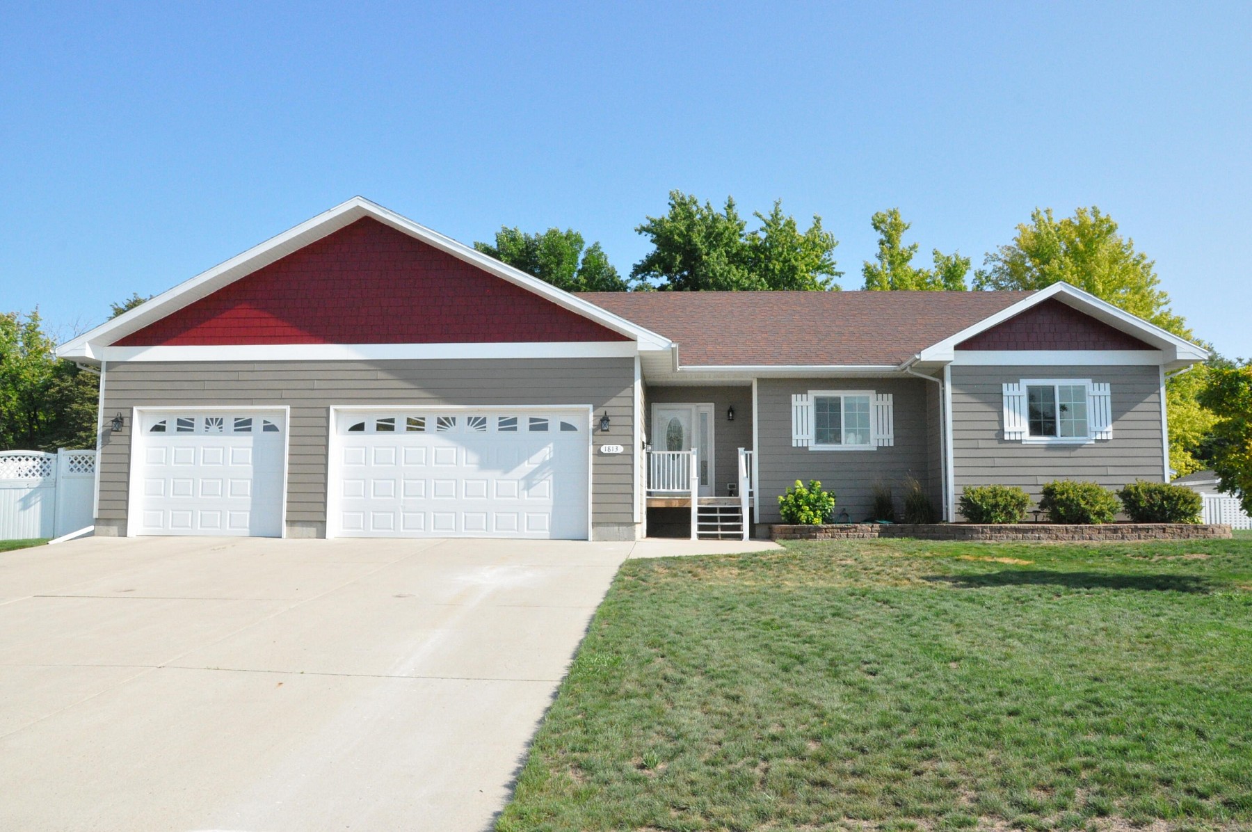 1813 Oriole Trail, Brookings, SD 57006