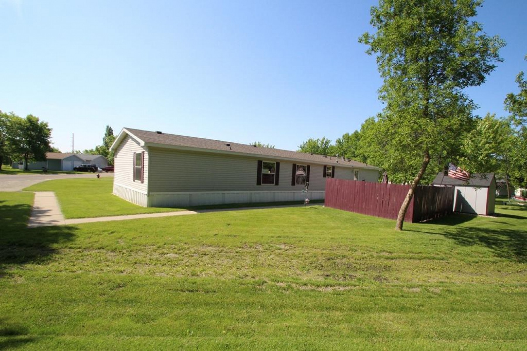 901 15th St. S., Brookings, SD 57006