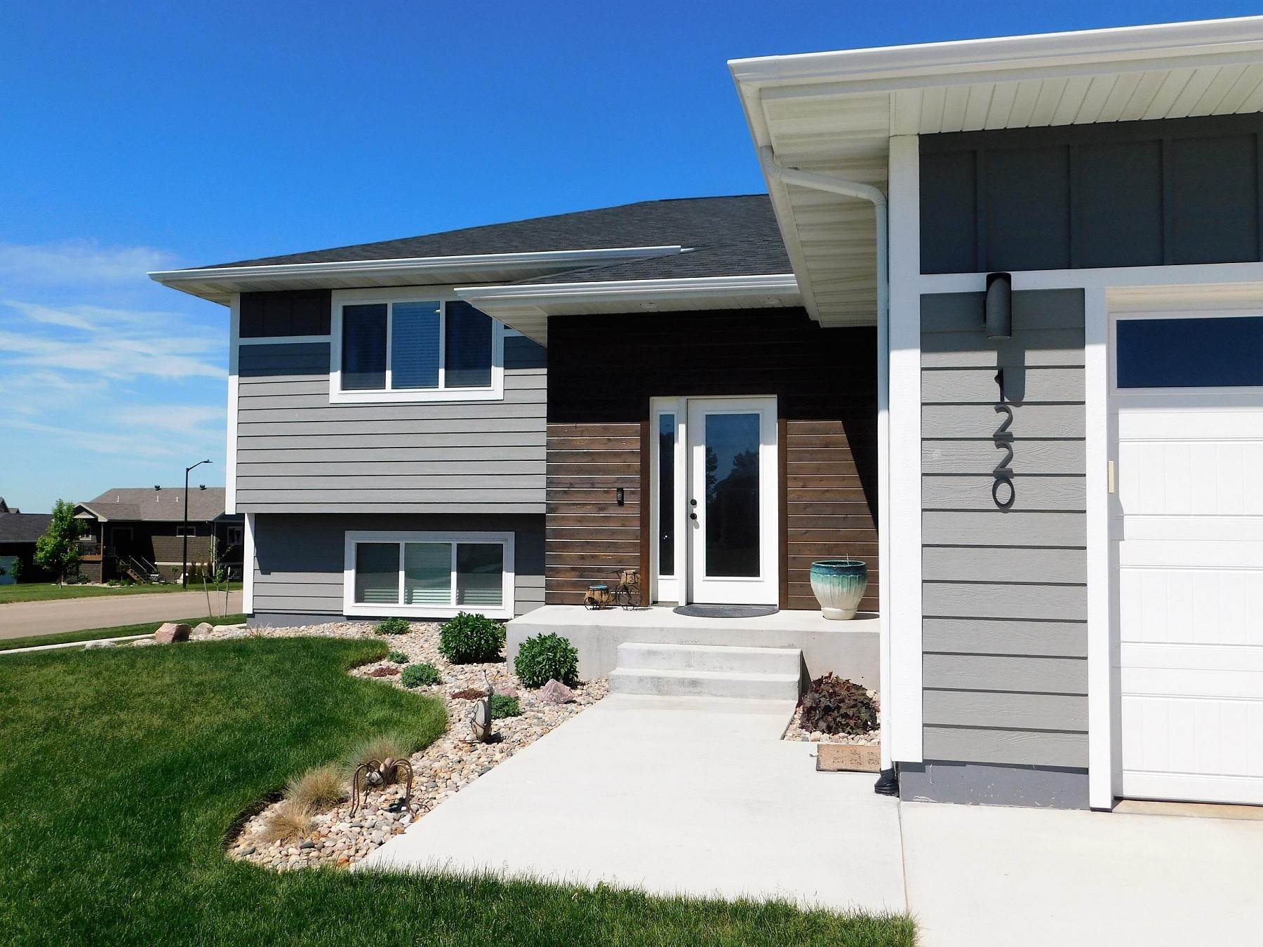 1220 Vail Avenue, Brookings, SD 57006