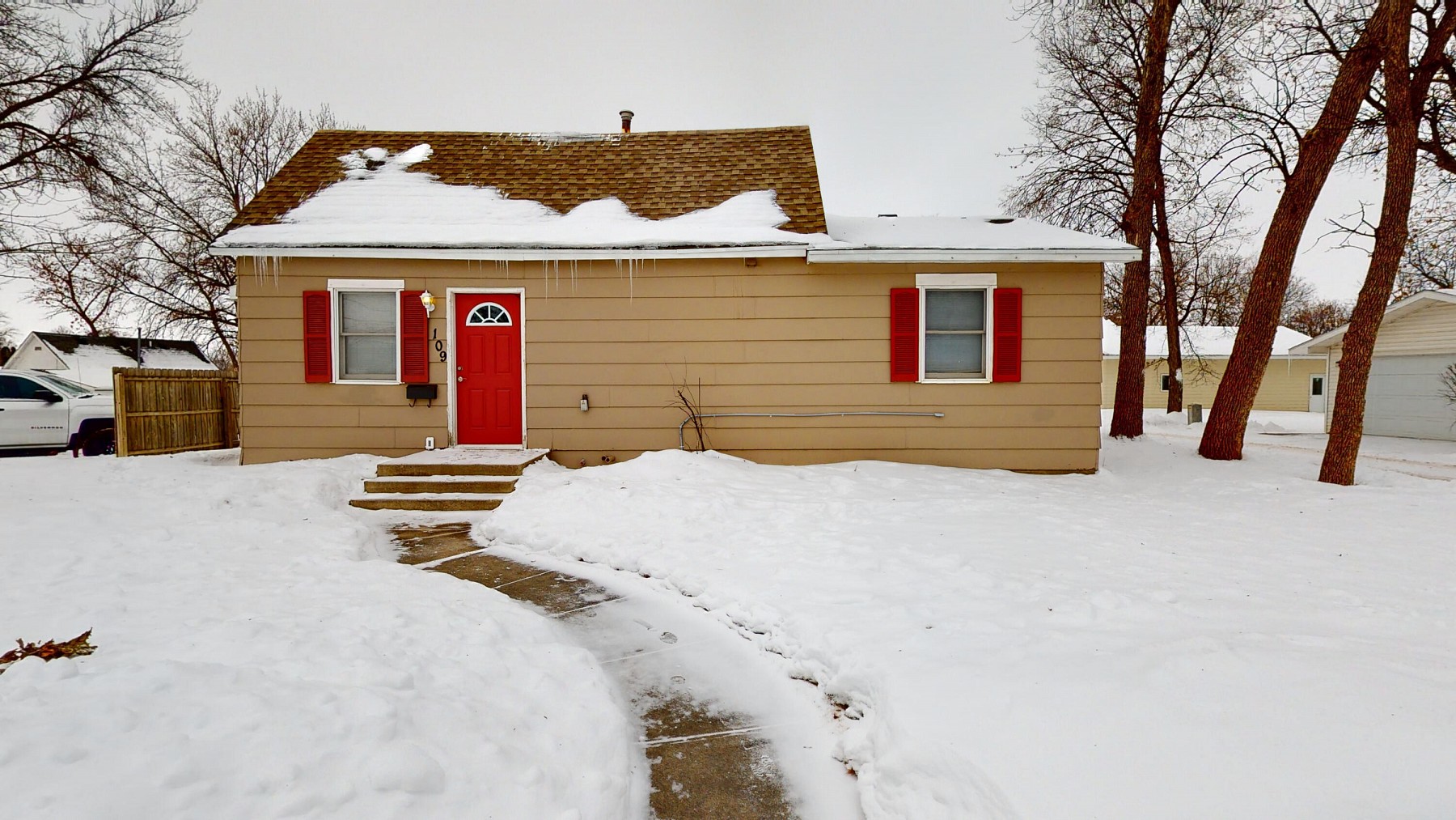 109 9th Avenue, Brookings, SD 57006