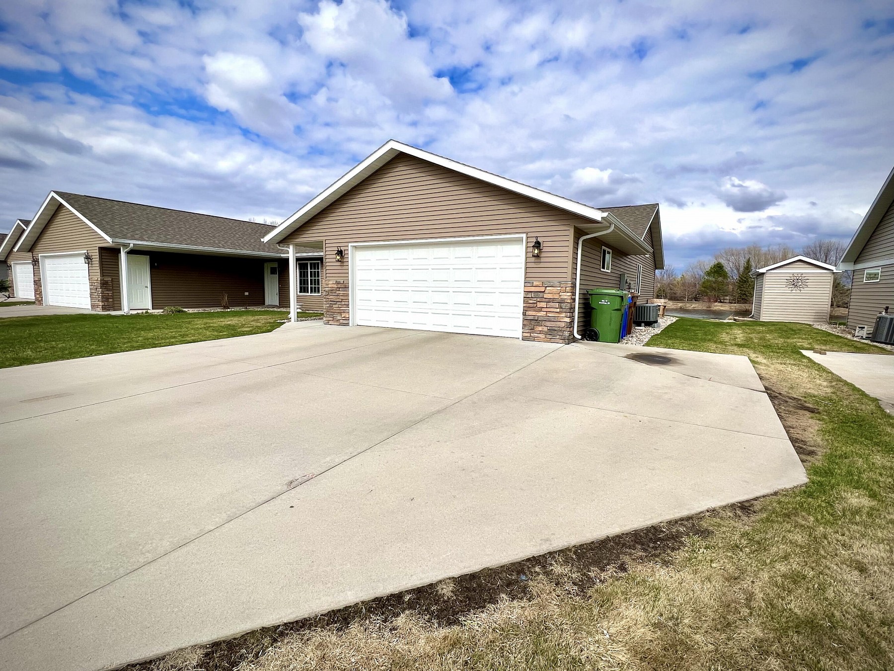 1825 9th Avenue S, Brookings, SD 57006