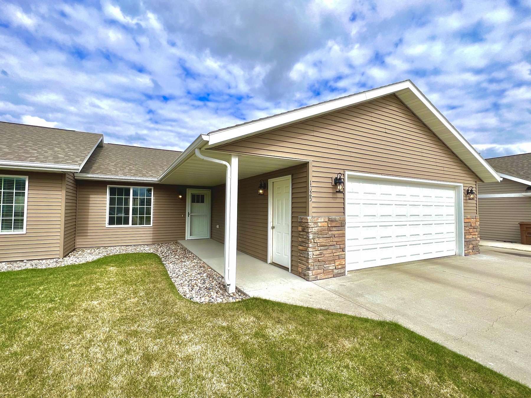 1825 9th Avenue S, Brookings, SD 57006
