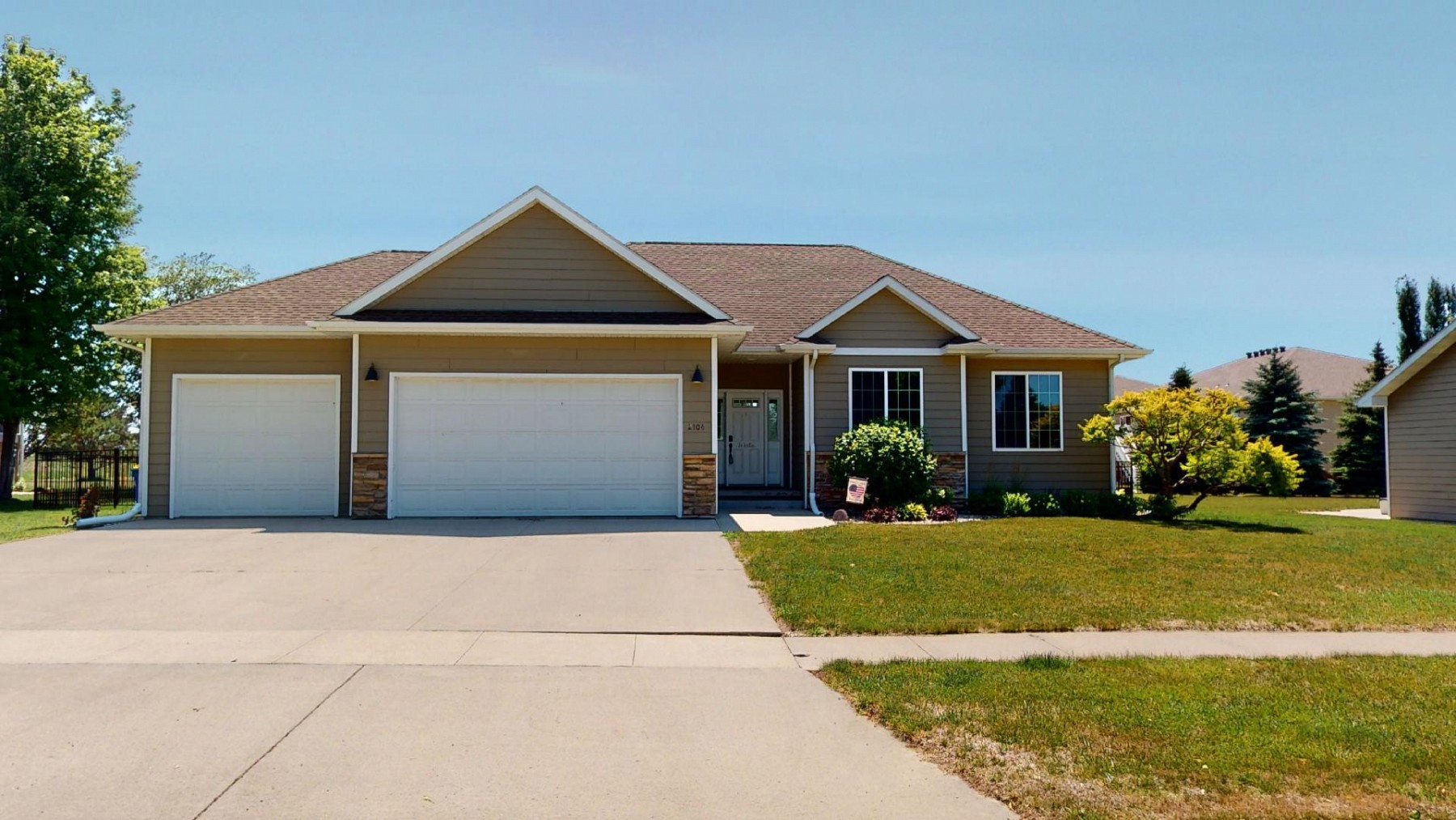 2104 Moriarty Drive, Brookings, SD 57006
