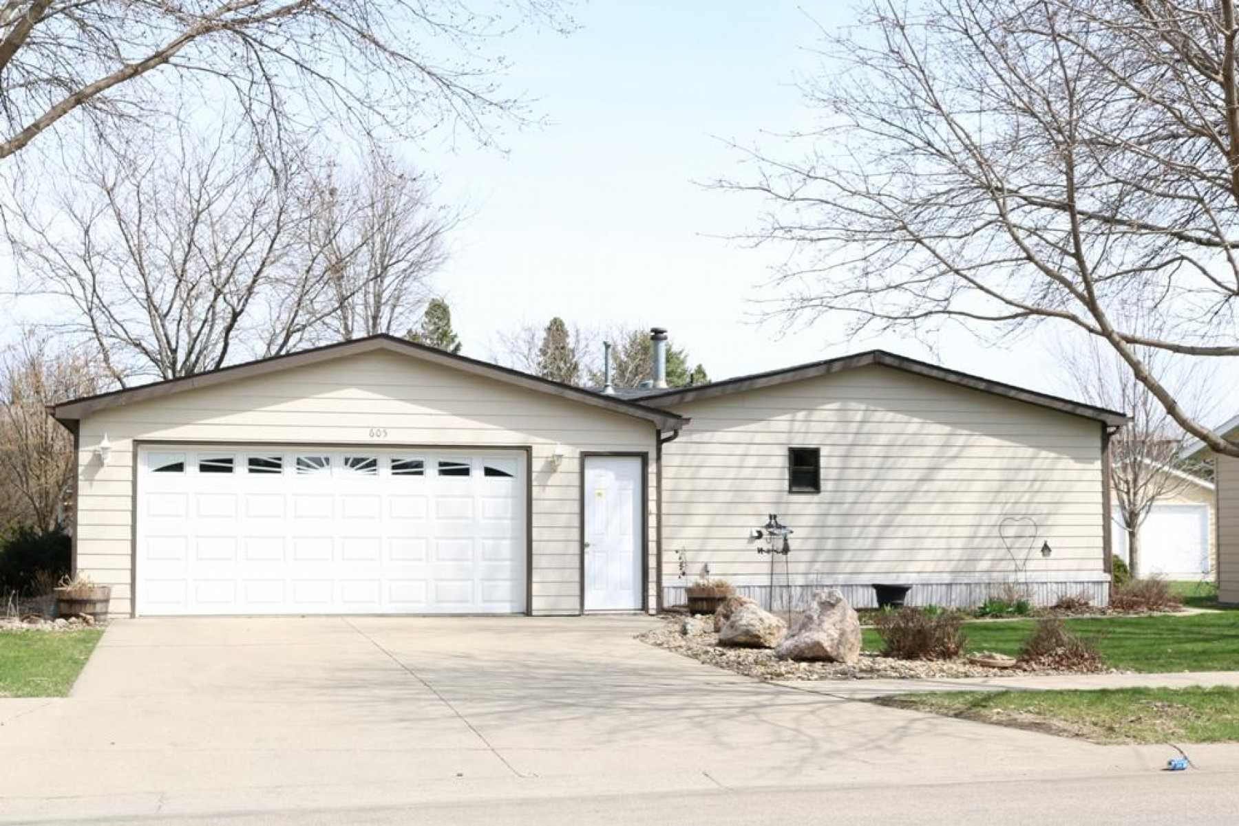 605 6th Avenue S, Brookings, SD 57006