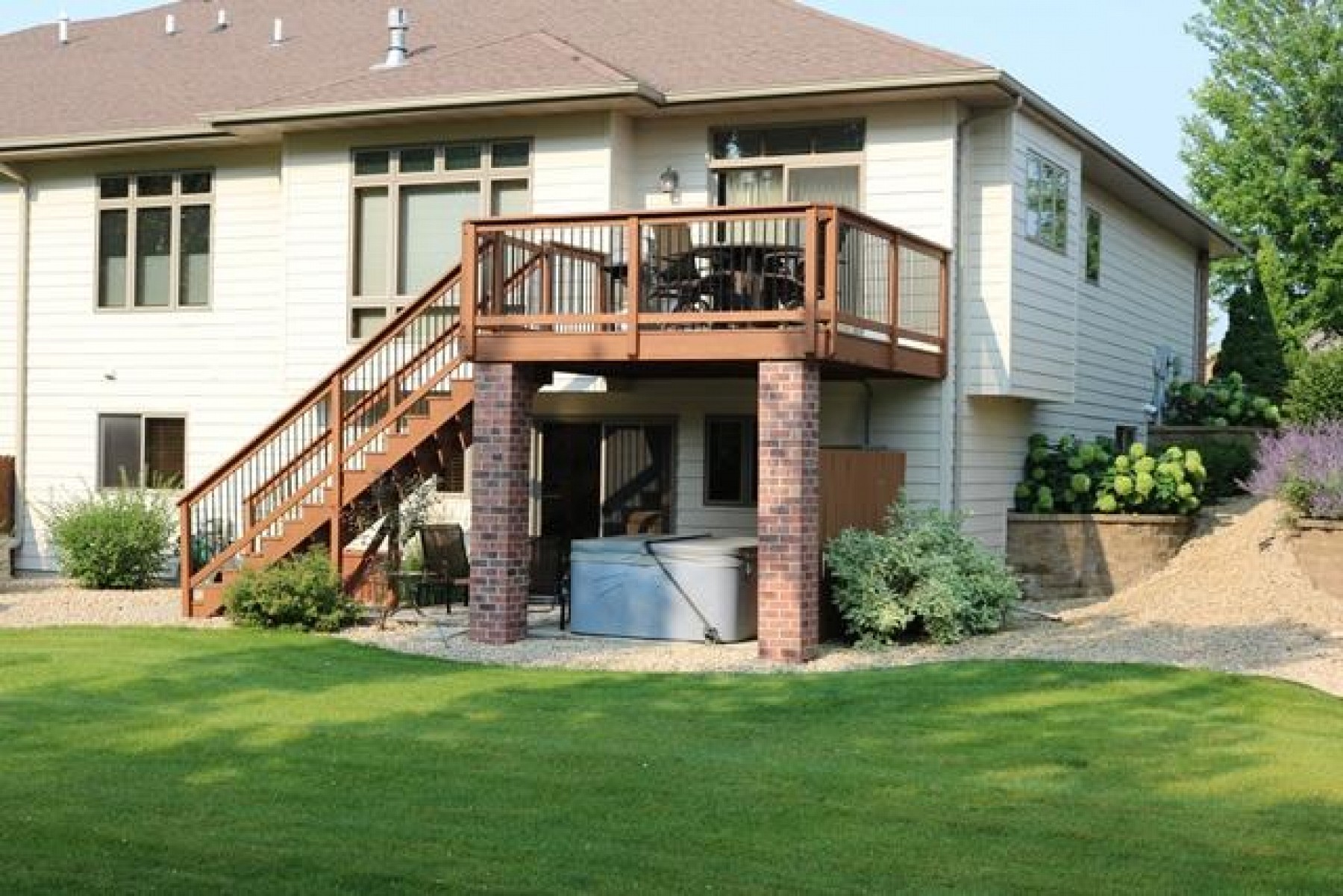 1119 Copper Mountain Road, Brookings, SD 57006