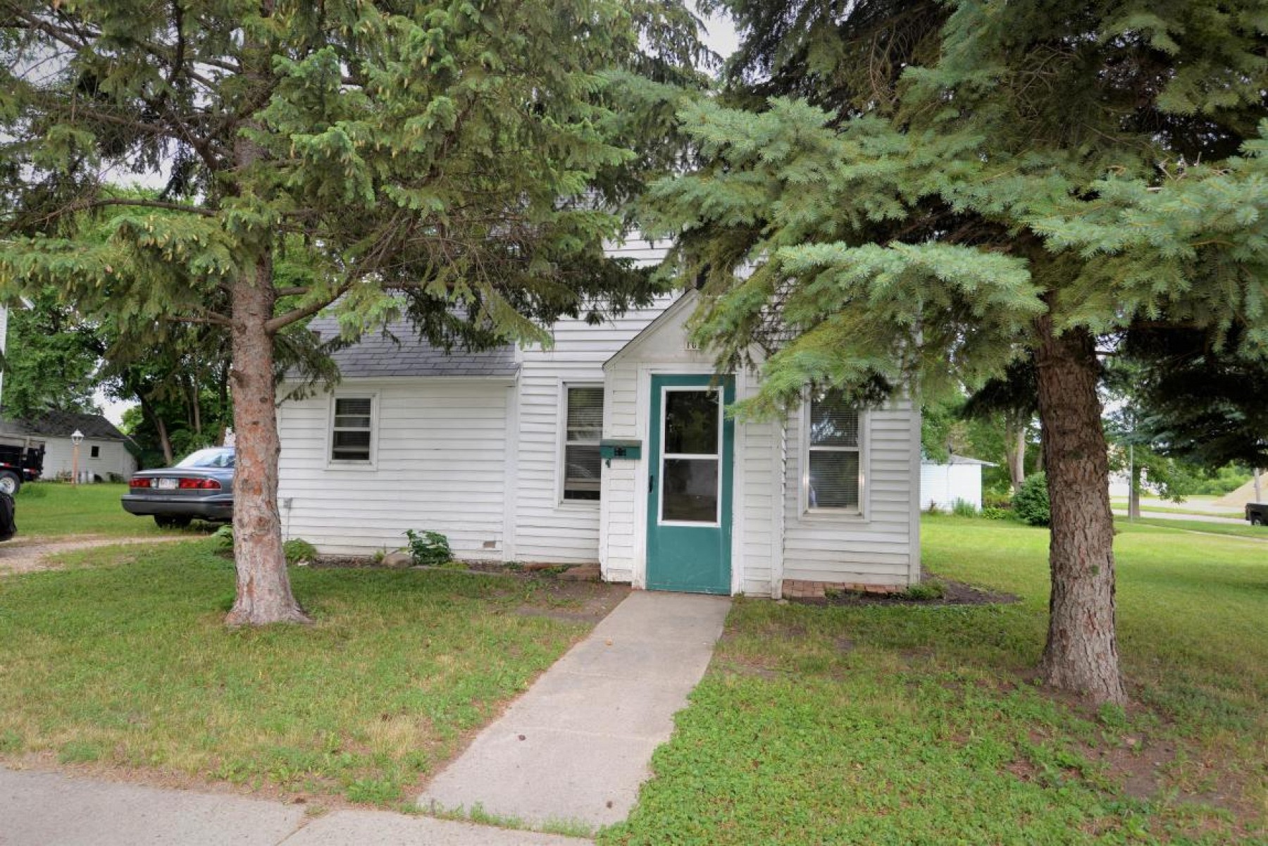 102 8th Avenue, Brookings, SD 57006