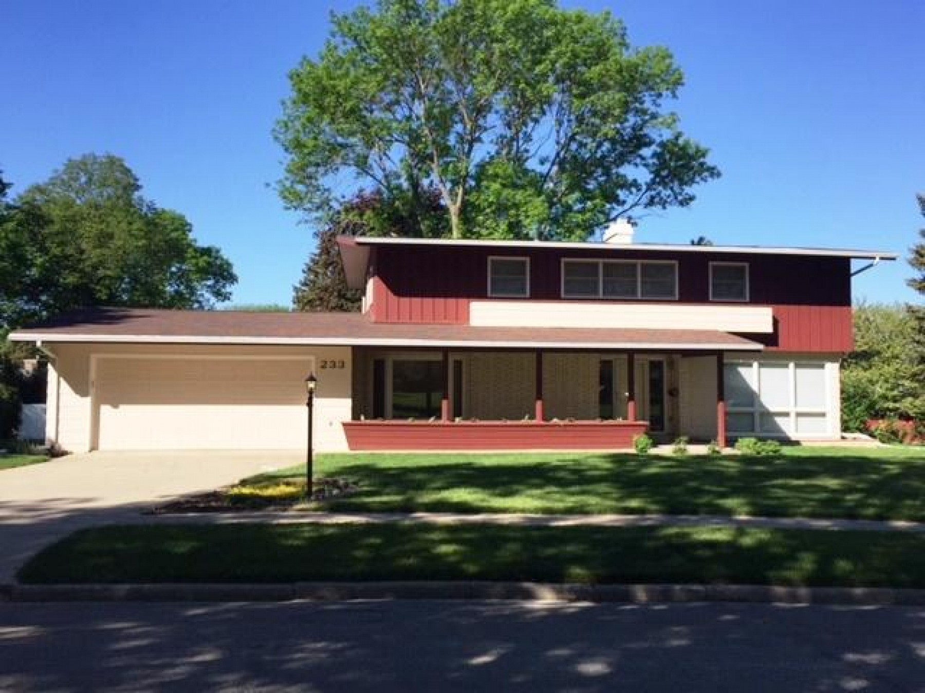 233 20th Avenue, Brookings, SD 57006