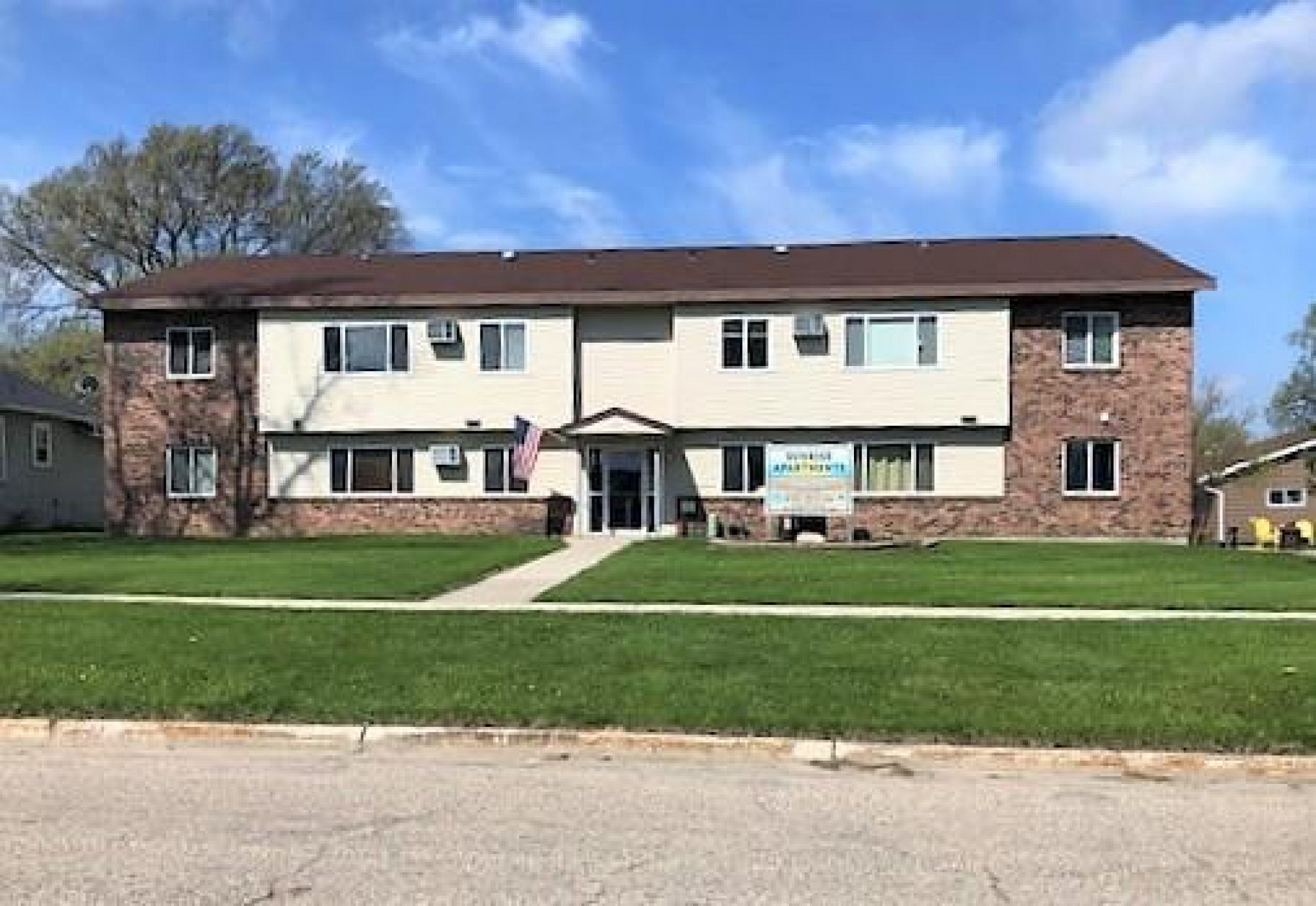 120 6th Avenue S, Brookings, SD 57006