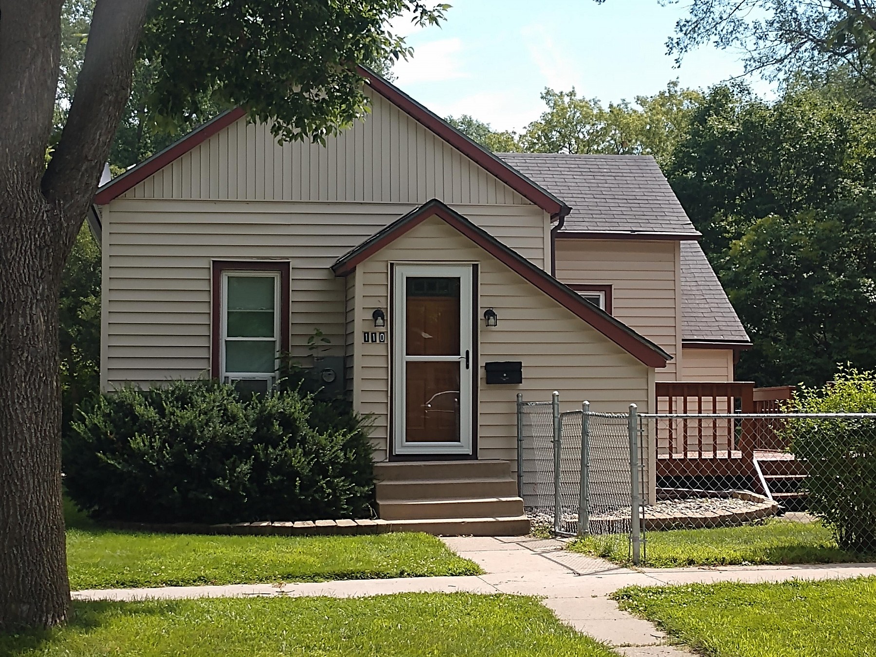 110 11th Avenue, Brookings, SD 57006