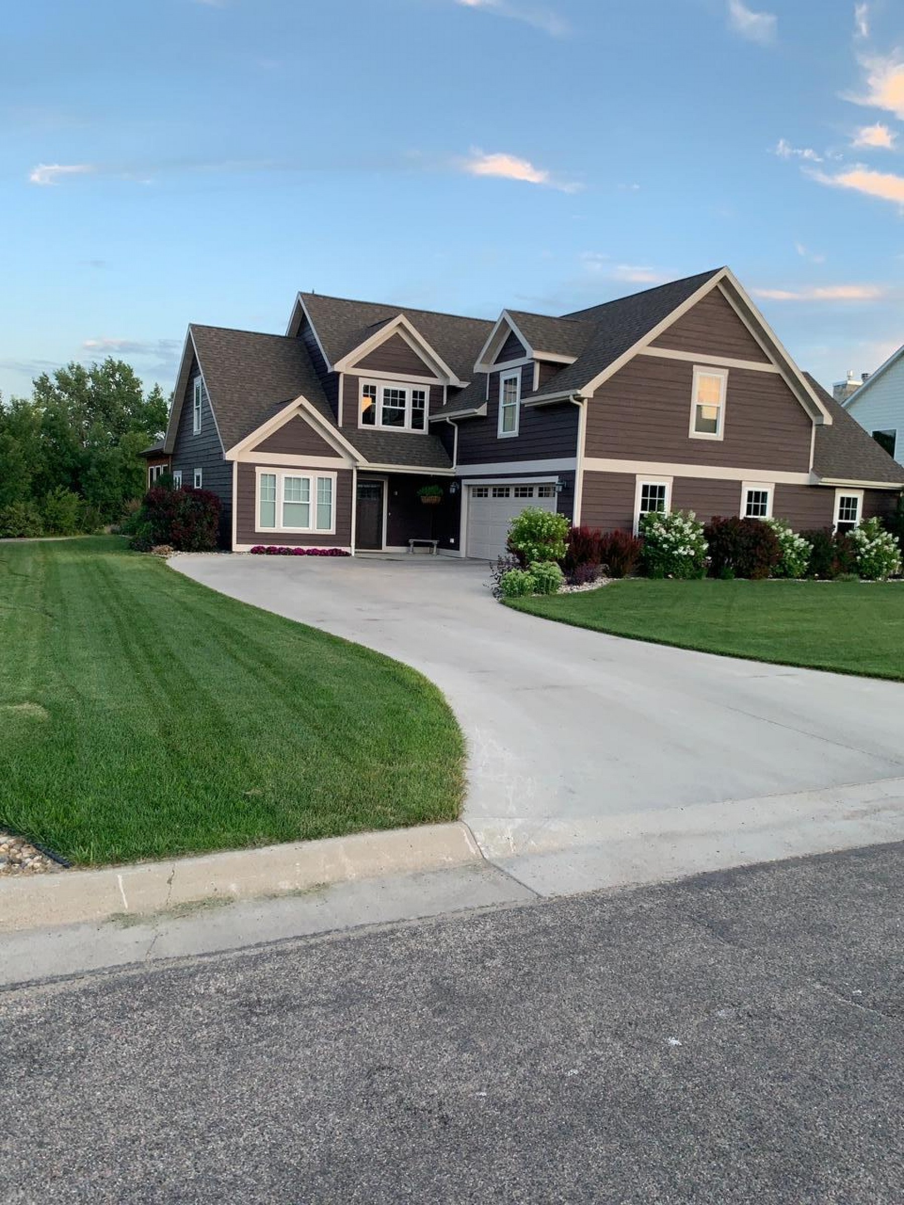 1137 Indian Hills Road, Brookings, SD 57006